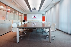  Im „sprachbunten“ Gesamtkonzept sind die Konferenzräume zurückhaltend gestaltet 