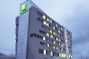  Das Holiday Inn-Hotel ist Bestandteil des Westside-Komplexes in Bern – hier galt es die Anlagentechnik im Konferenzbereich zu optimieren 