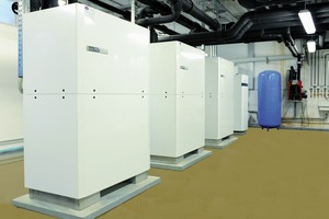  Drei Sole/Wasser-Wärmepumpen und eine Trinkwasser-Wärmepumpe sind in dem neuen Logistikzentrum eingebaut 