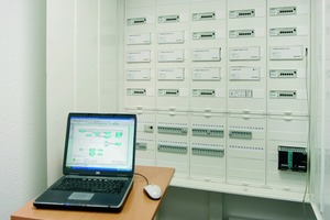  Die Schaltzentrale der hauseigenen Gebäudetechnik erlaubt die moderne Systemverwaltung 