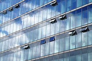  Fenster- und Fassadenautomation im Einsatz: Mehr Energieeffizienz durch natürliche Lüftung 