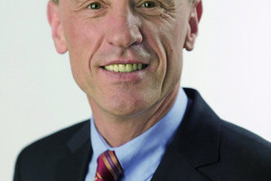  Dr. Josef Mayböck, Finanzvorstand der MCE AG 