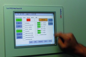  Die Gebäudetechnik kann über Touchpanel („PCD Web Panel CE“ von Saia Burgess) kontrolliert und gesteuert werden 