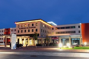  Das Rhön-Klinikum Hildesheim, das akademische Lehrkrankenhaus der medizinischen Hochschule Hannover, ist im vergangenen Herbst in einen Neubau am Stadtrand von Hildesheim gezogen 