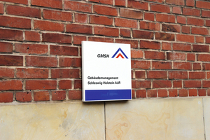  Als die Gebäudemanagement Schleswig-Holstein (GMSH) AöR 1999 auf Beschluss des Landtags eingerichtet wurde, erfolgte dies mit eindeutiger Vorgabe: Sie sollte eine Effizienzsteigerung in allen Bereichen des staatlichen Bauens, der Gebäudebewirtschaftung und der Beschaffung sicherstellen  